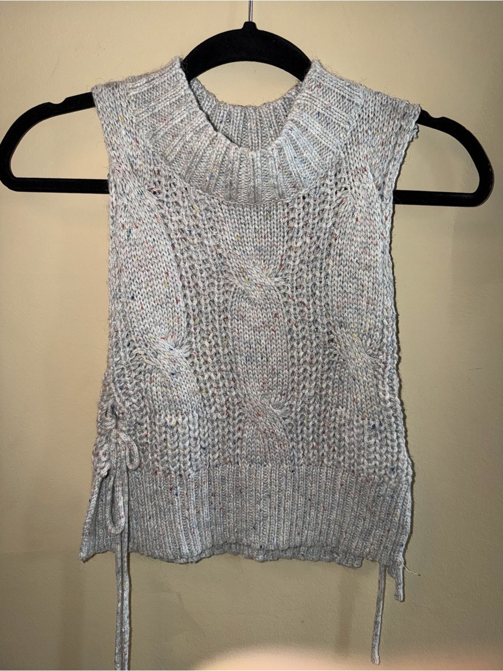 Kerisma Light Heather Gray Sleeveless Cable Knit Turtleneck Vest